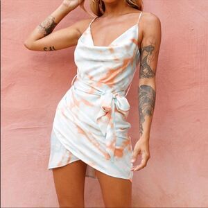 ✨HP✨Simplee Tie Dye Wrap Hem Belted Dress✨